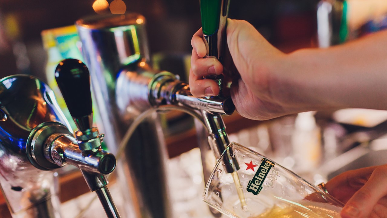 Heineken ziet omzet omhoog vliegen