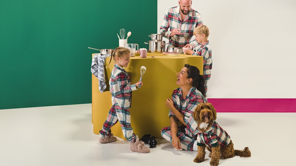 Hema verkoopt weer pyjama's voor War Child