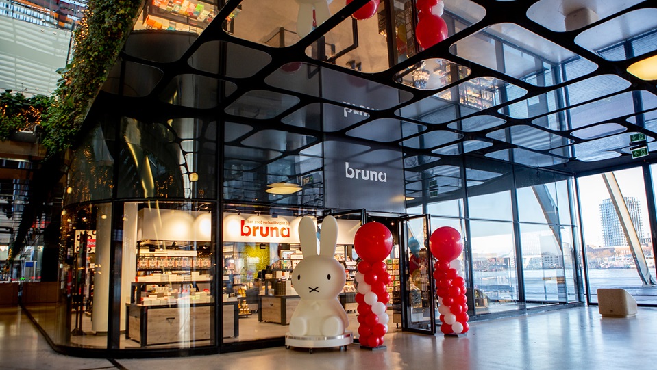 Station Amsterdam Centraal heeft primeur met nieuwe Bruna
