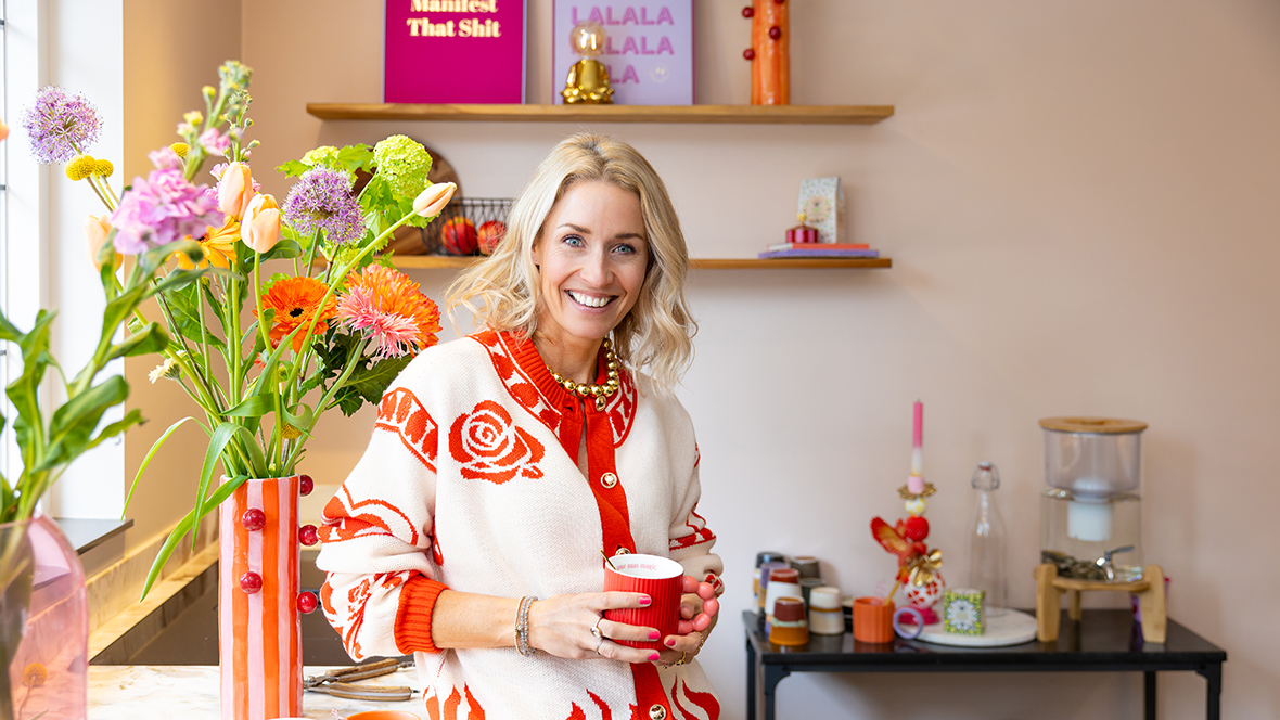 Xenos en Sanny Verhoeven lanceren feelgoodcollectie: 'Happy at Home'