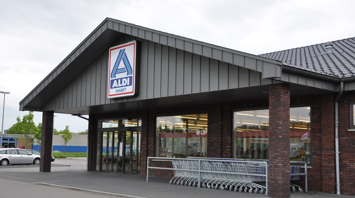 Aldi presenteert fanwear-collectie 2025: 'stijlvol, betaalbaar en onmiskenbaar Aldi'
