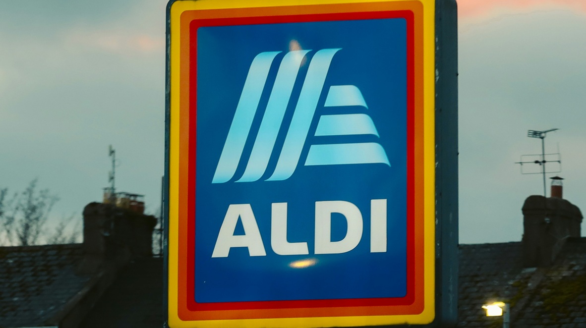 Aldi presenteert fanwear-collectie 2025: 'stijlvol, betaalbaar en onmiskenbaar Aldi'