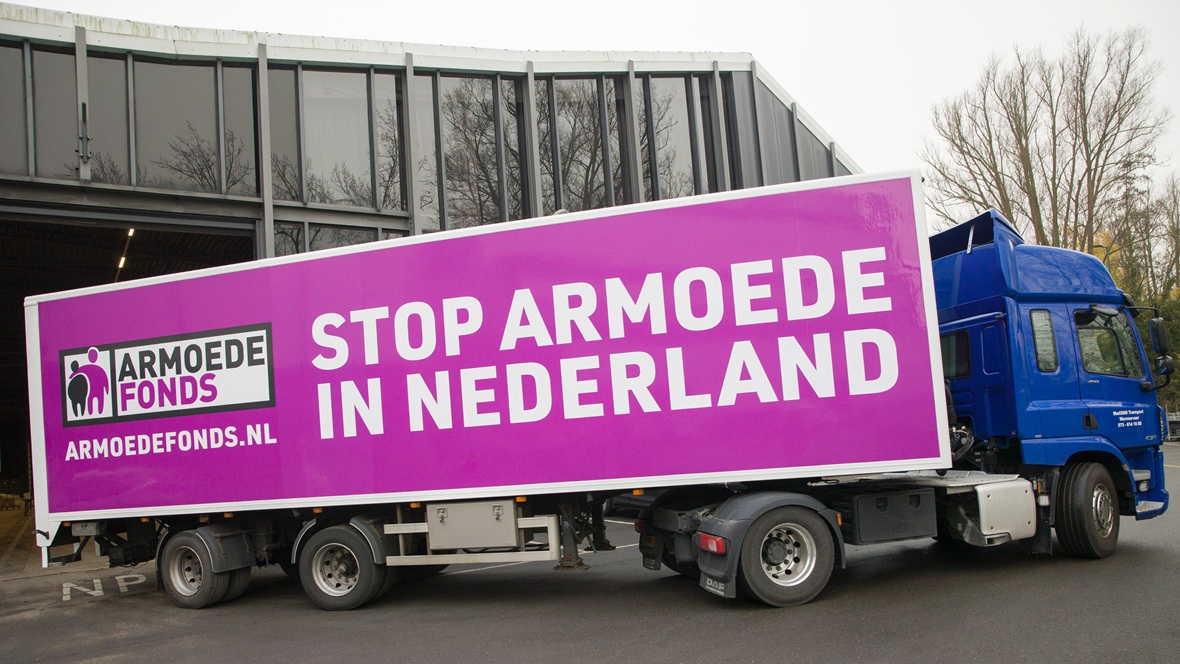 Kruidvat en Unilever verzorgen 5K pakketten voor Armoedefonds