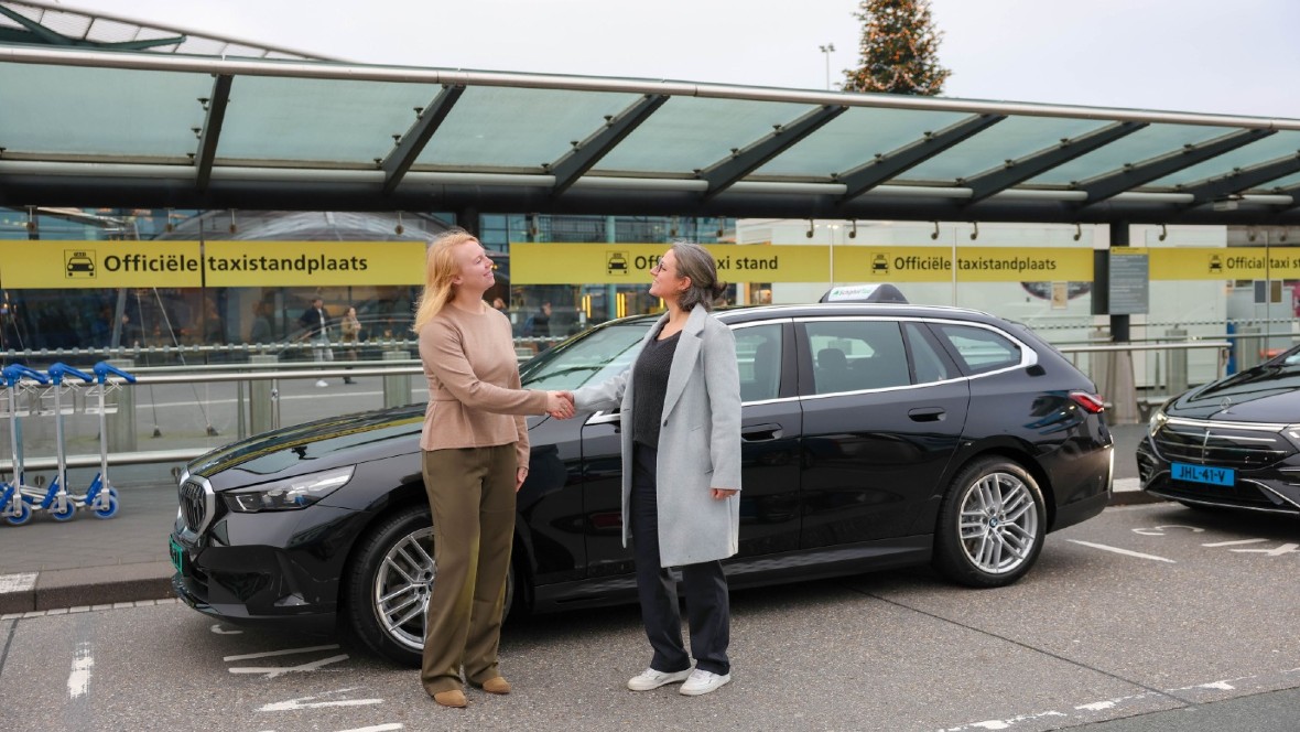 SchipholTaxi en Uber slaan handen ineen