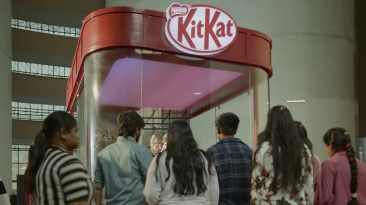 KitKat vertraagt bewust met Slowest Vending Machine