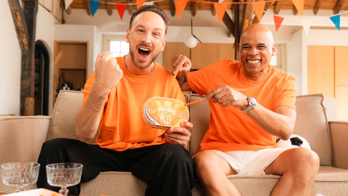 Hertog brengt Oranje-ijs met drumstokjes