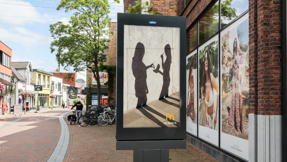 McDonald’s zet productschaduwen centraal in DOOH