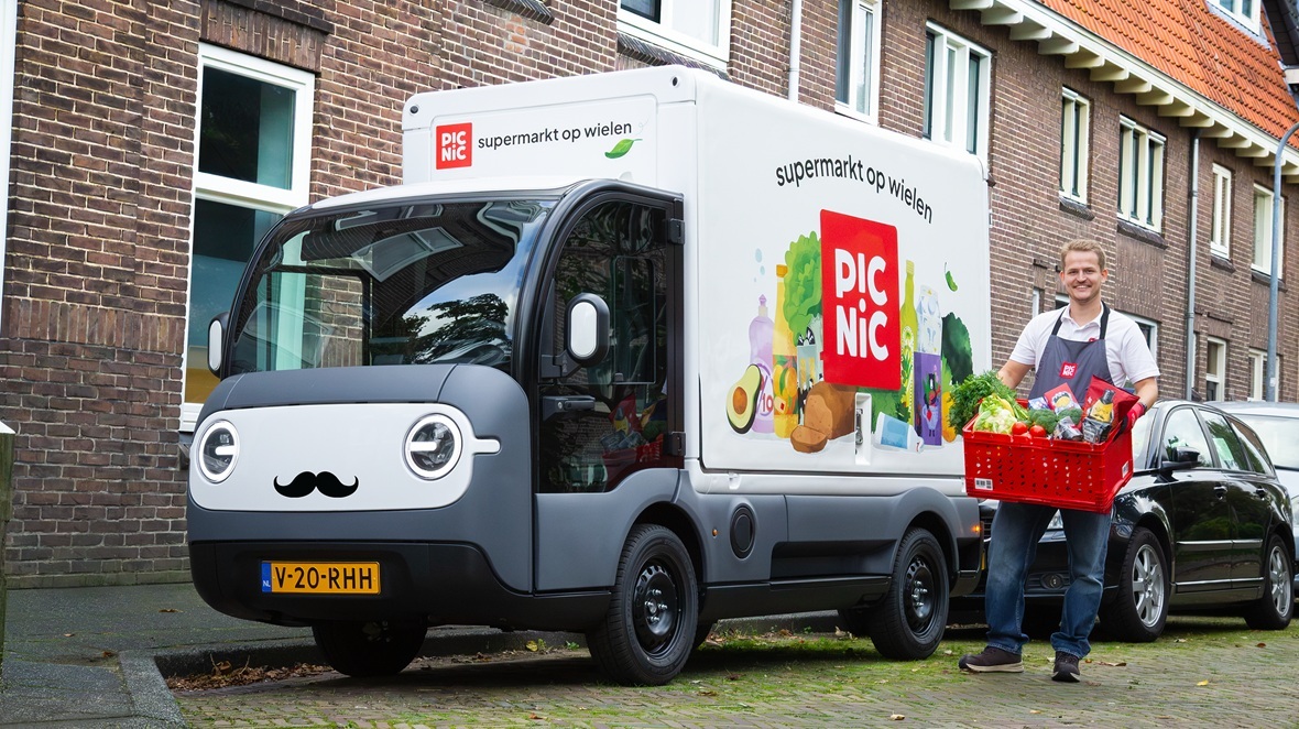 Picnic komt met compleet vernieuwd bezorgkarretje