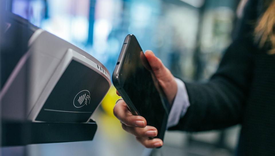 Betaaldienst Apple Pay beschikbaar in België: betalen met iPhone of horloge