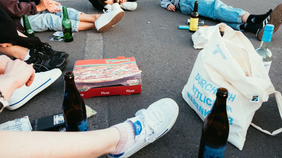 Alcoholreclames op televisie bereiken minder minderjarigen