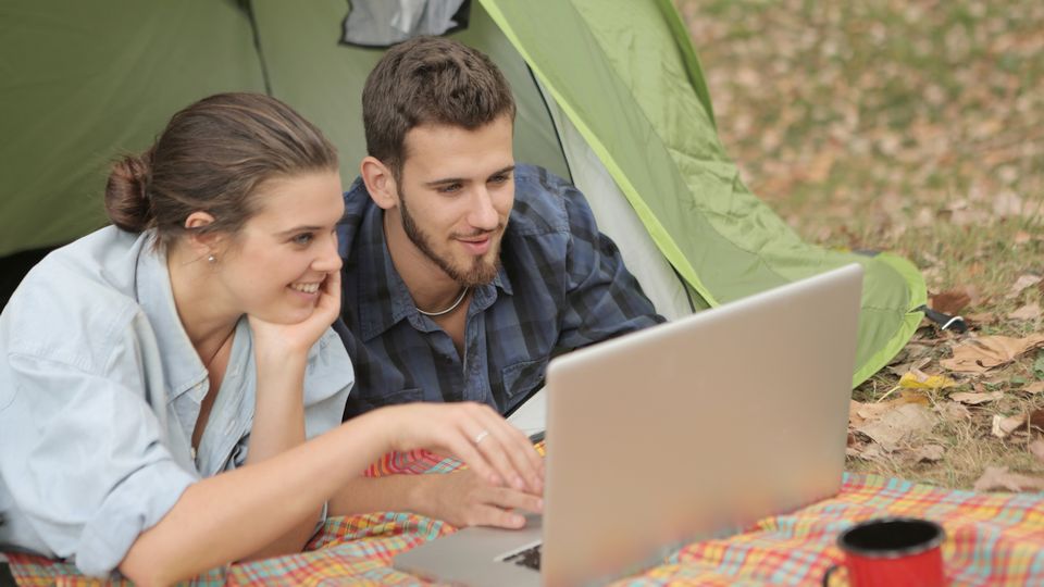 Helft Nederlanders wil Nederlandse tv kijken op vakantie