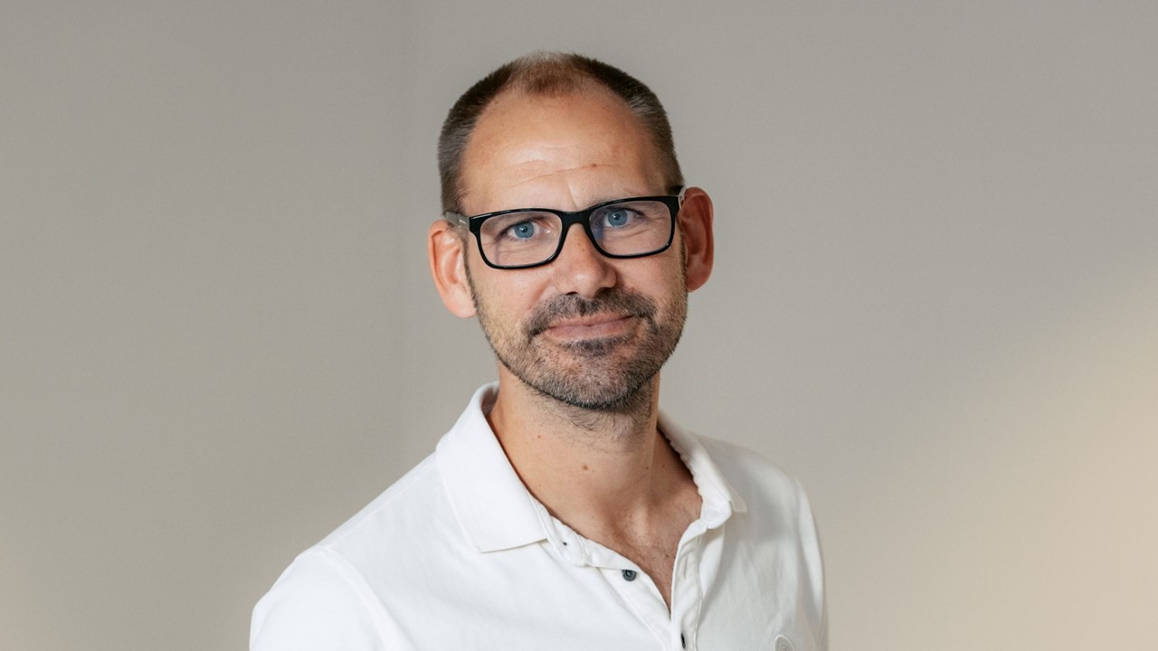 Sebastiaan Bergen Henegouwen van Modern Media Hub: 'Je moet als marketeer bezig zijn met AI'