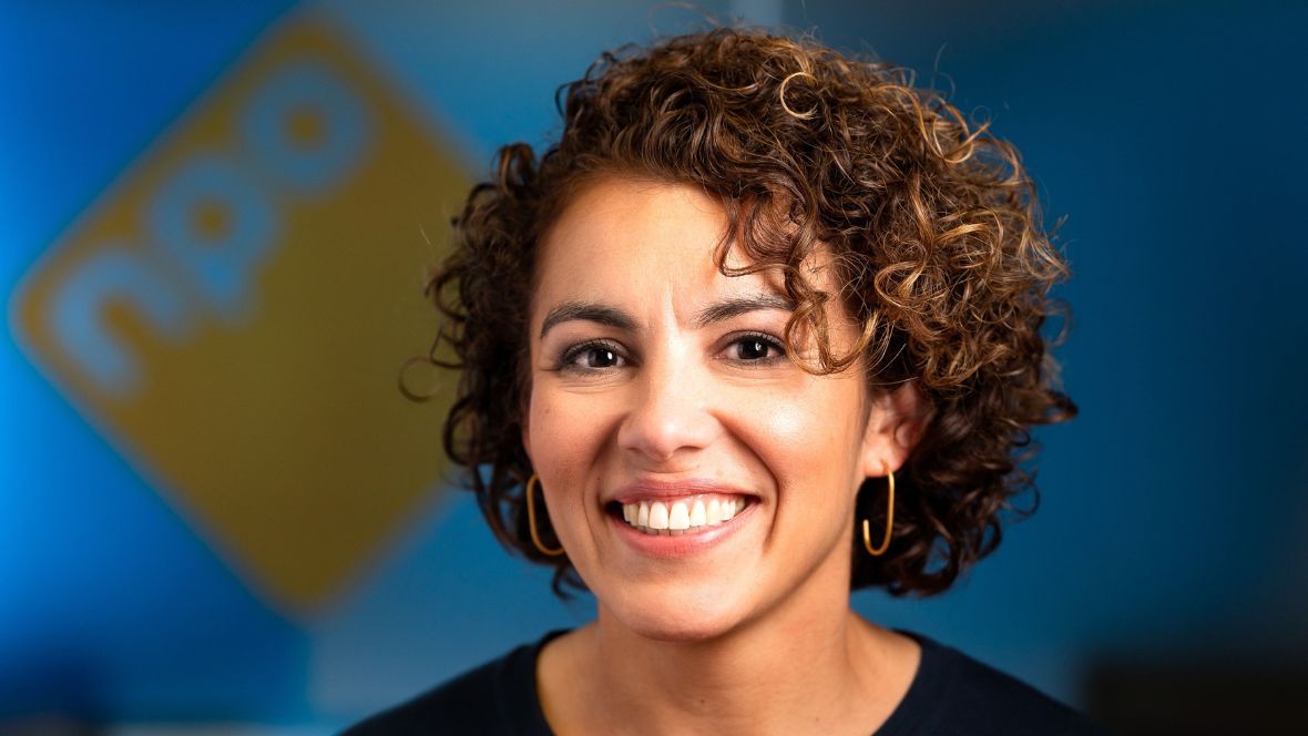Charelle Akihary over de digitale omslag van de NPO
