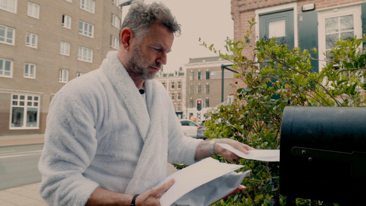 Kluun kiest voor anti-volwassen campagne