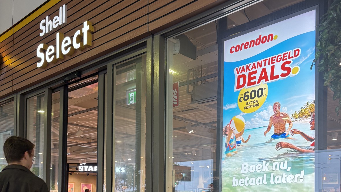 Soms begint een vakantie gewoon bij de Shell