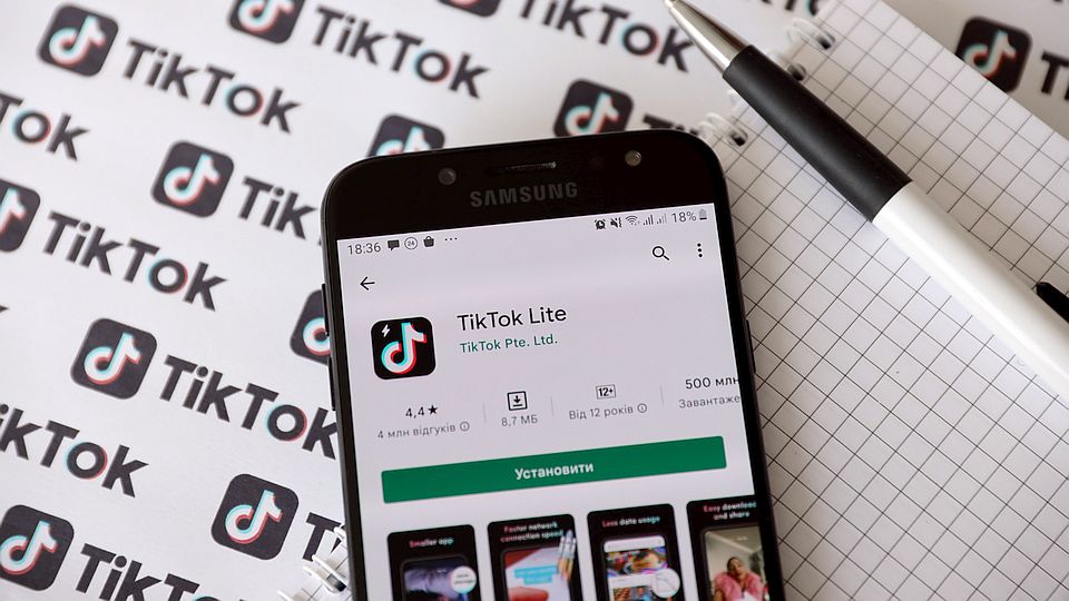 Europese Commissie start onderzoek TikTok naar inbreuk DSA