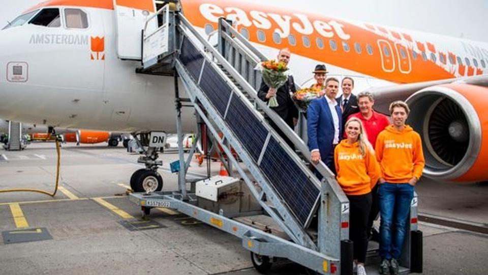 EasyJet hoofdsponsor schaatsteam coach Anema - 'We zijn volwassener geworden'