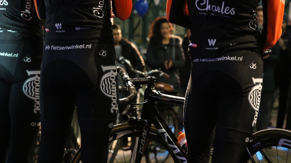 Fietsenwinkel sponsort Roompot-Charles Cycling Team