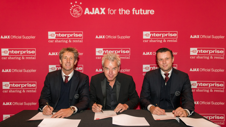 Ajax en Enterprise slaan handen ineen