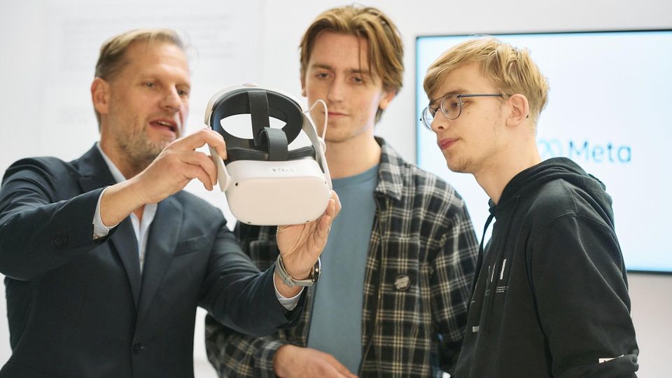 Meta doneert VR-brillen aan Beeld & Geluid en Metaverse Werkplaats