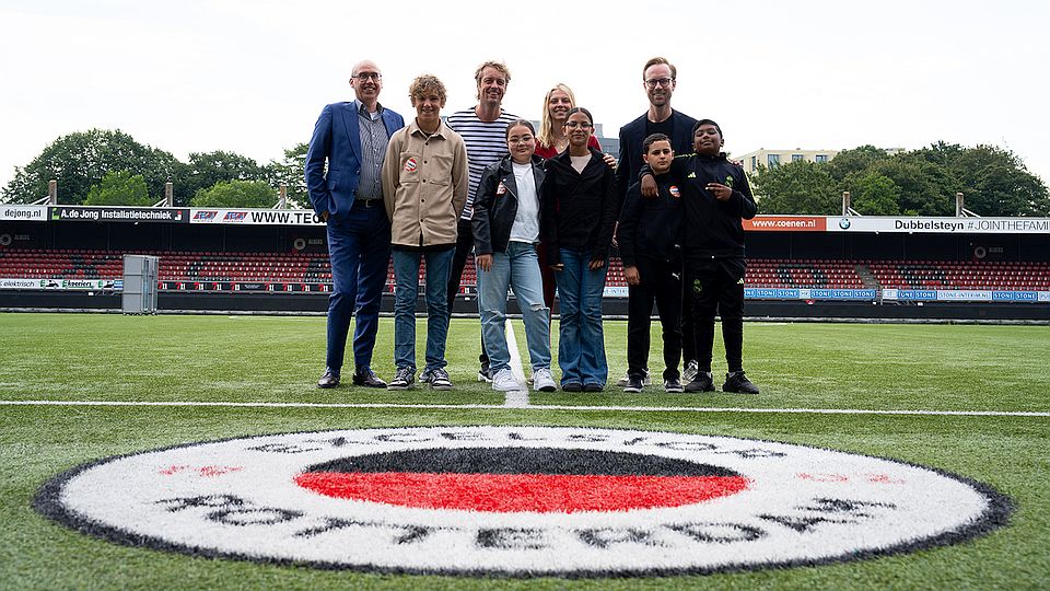 Armoedebestrijder JINC shirtsponsor Excelsior