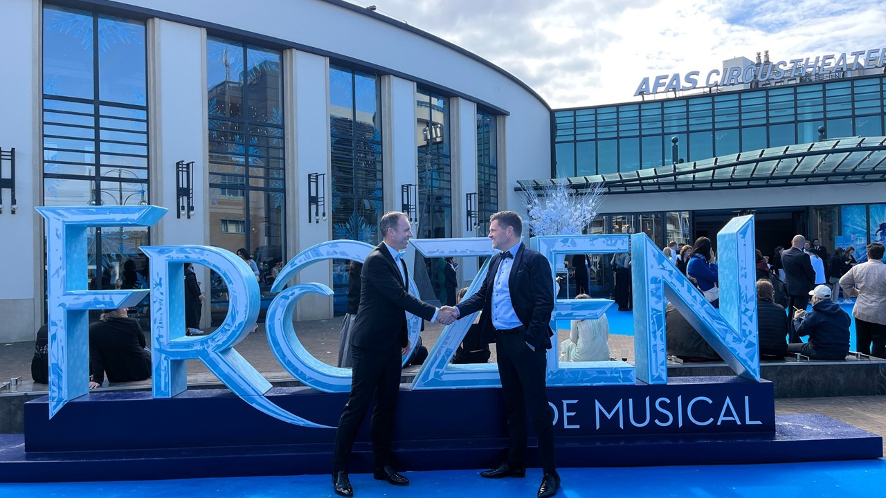 Afas en Stage Entertainment verlengen