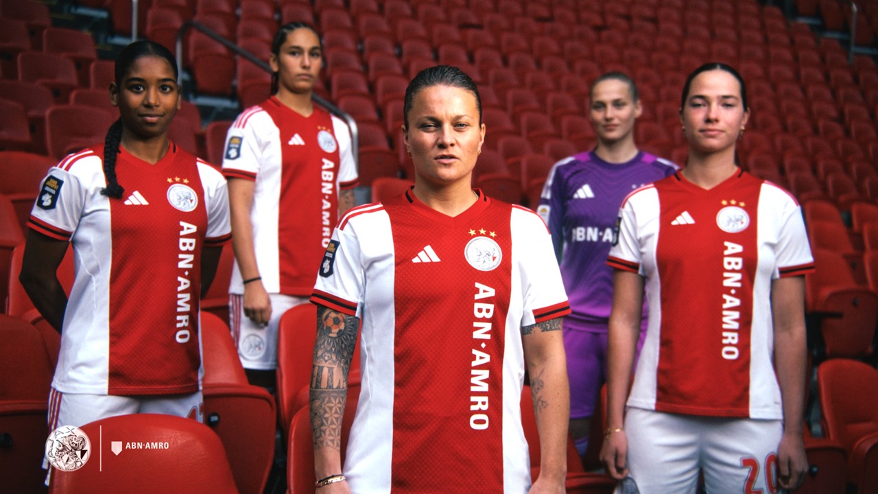 ABN Amro en Ajax Vrouwen helpen jonge vrouwen hun innerlijke kracht te vinden