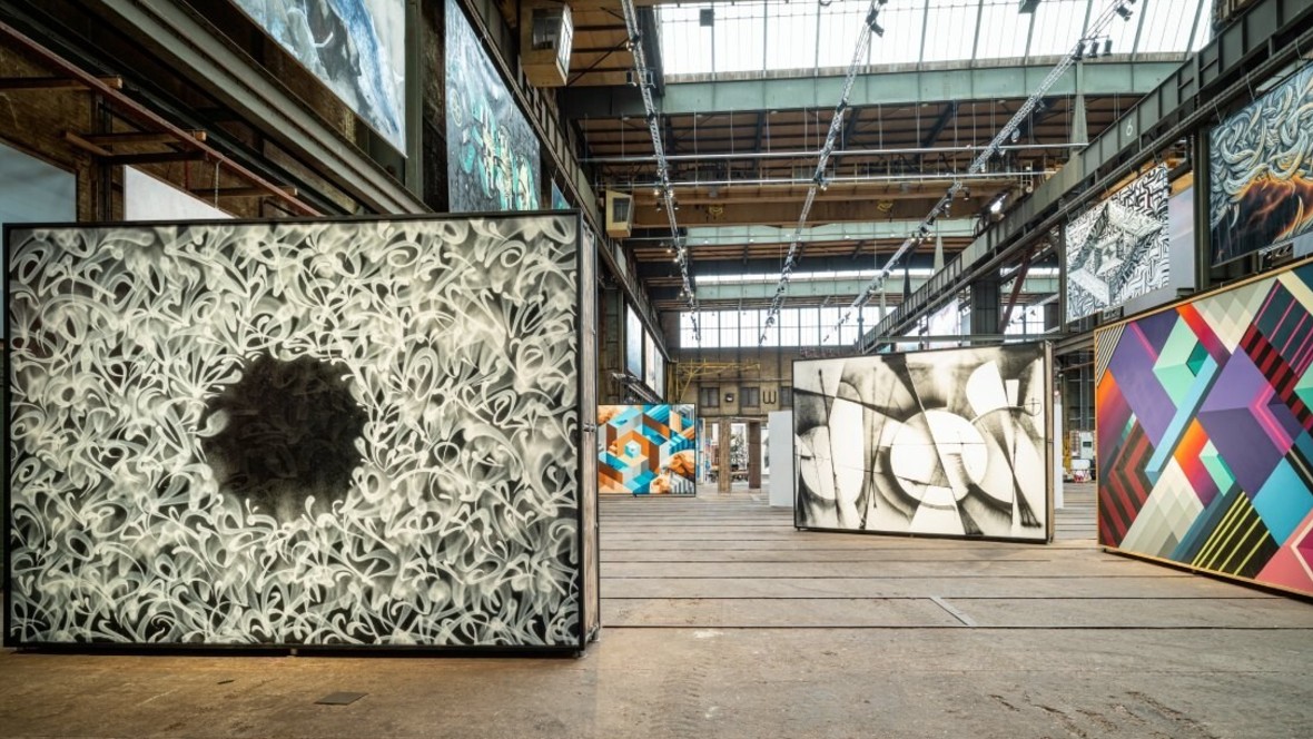 Straat Museum en ABN Amro door